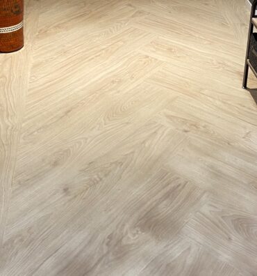 Pose collée sol LVT bâton rompu