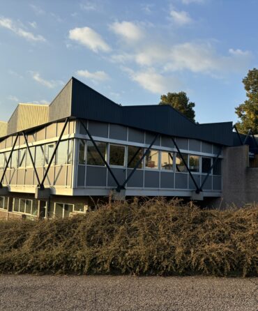 Royal Coiffure de Bouxieres aux dames